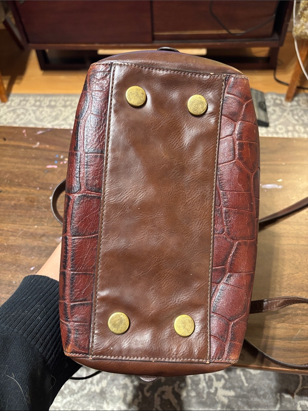 Fossil Croc-Embossed Leather Crossbody Bag - Dark Brown - Picture 6 of 7
